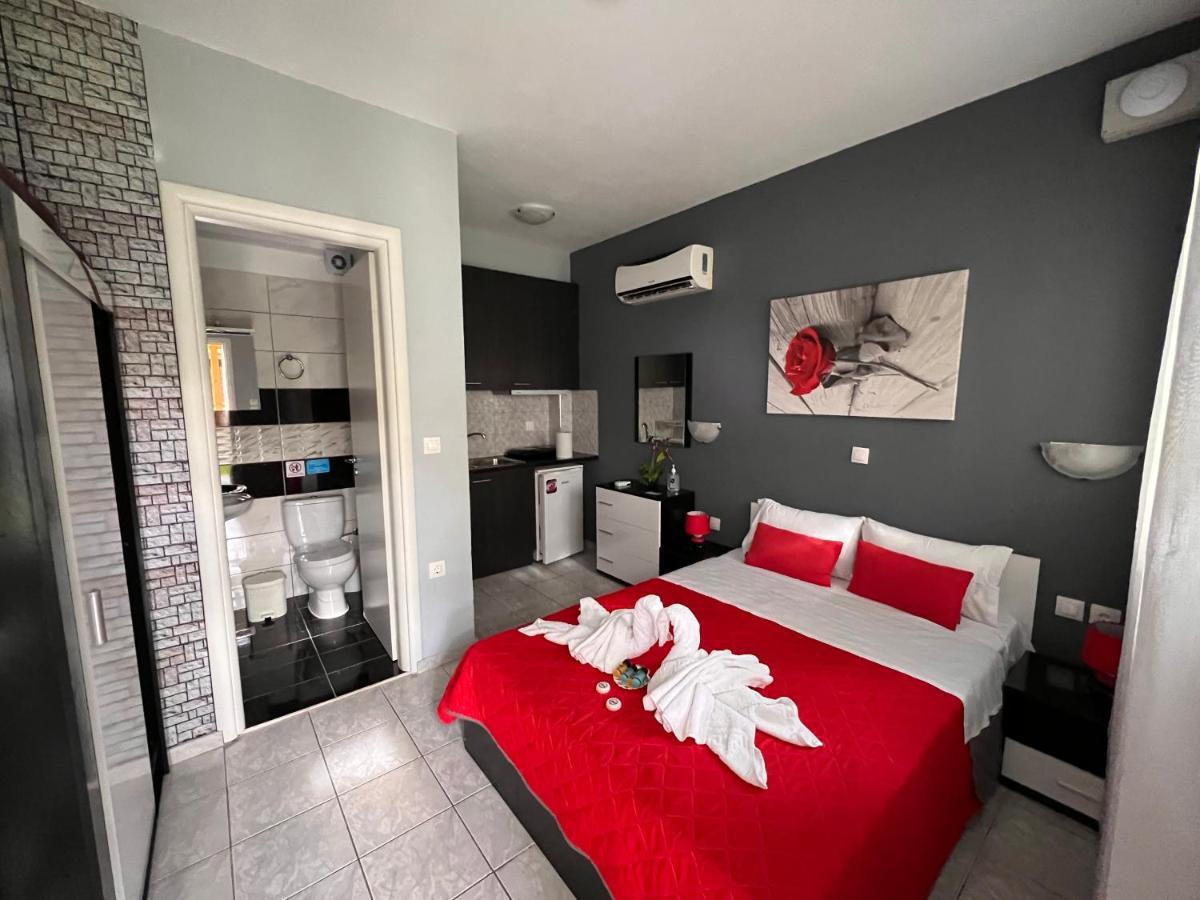 Niriides Rooms Nea Kallikrateia Esterno foto