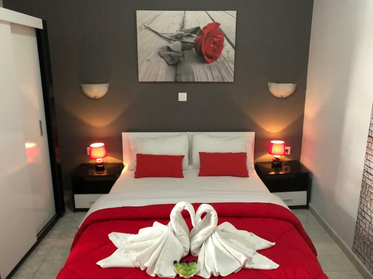 Niriides Rooms Nea Kallikrateia Esterno foto